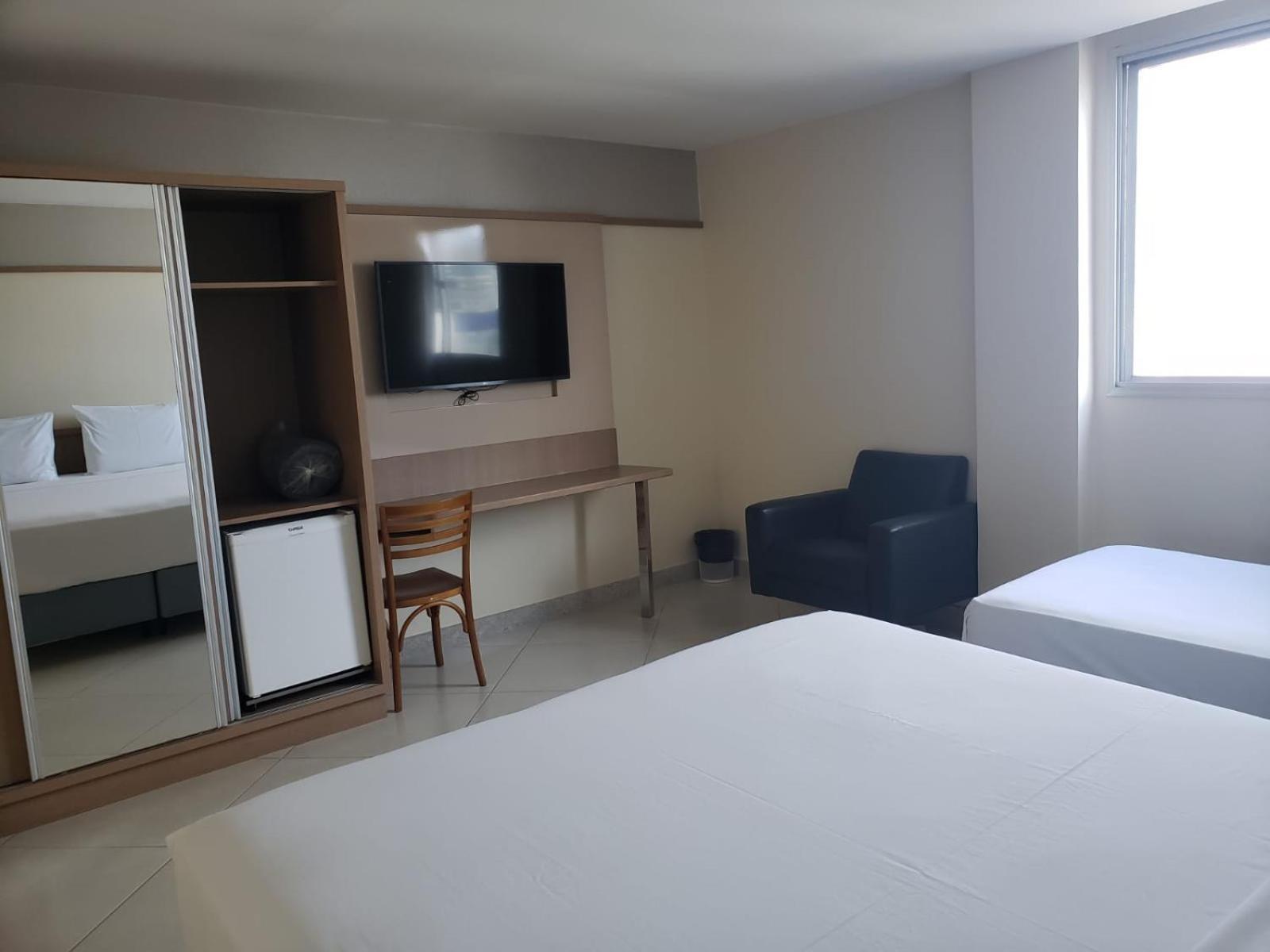 Pratti Hotel Лінарес Екстер'єр фото