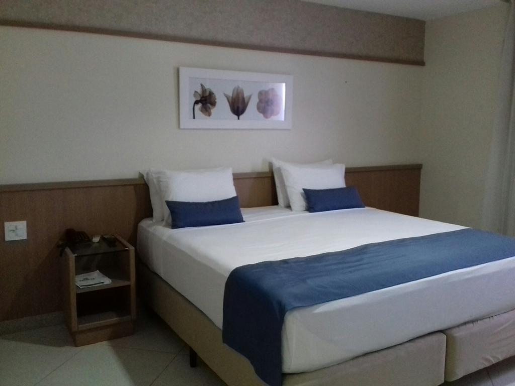 Pratti Hotel Лінарес Екстер'єр фото