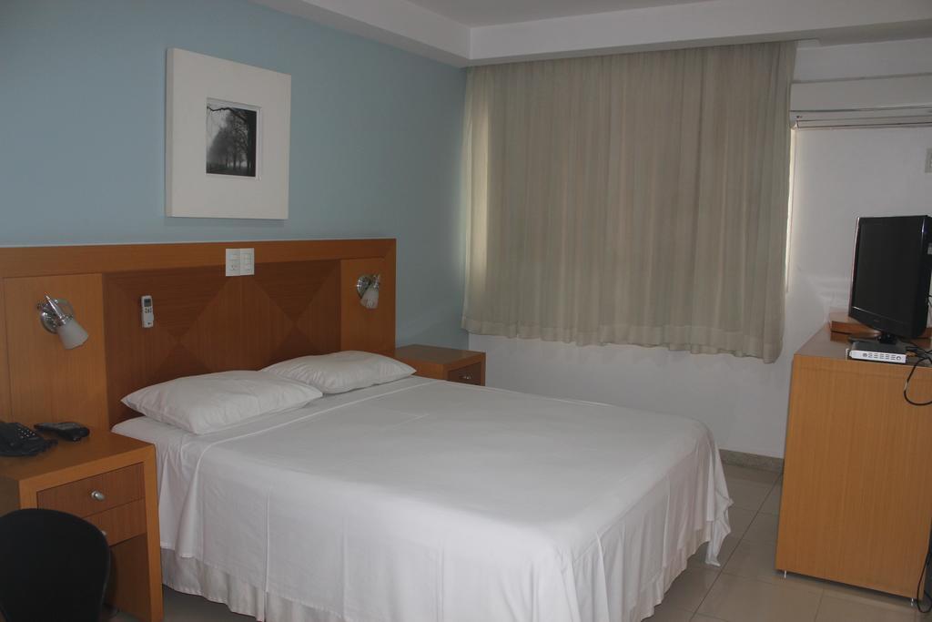 Pratti Hotel Лінарес Екстер'єр фото